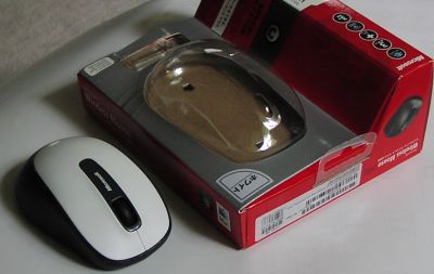 Microsoft Wireless Mouse 2000とケース